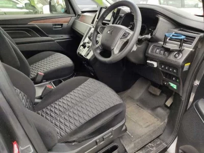 MITSUBISHI DELICA D5
