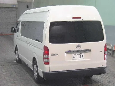 TOYOTA HIACE