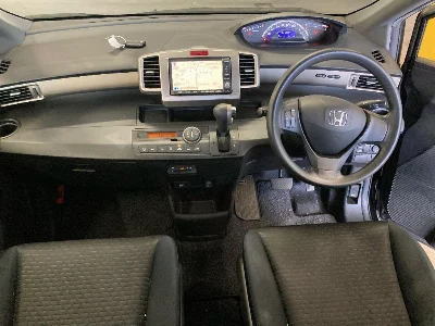 HONDA FREED SPIKE