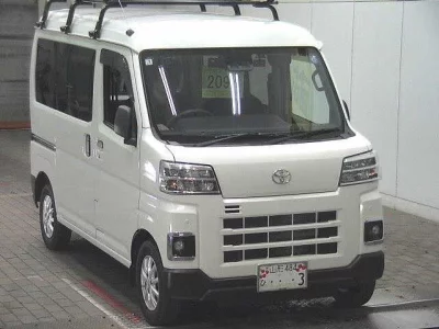 TOYOTA PIXIS VAN