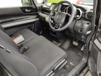 HONDA N BOX SLASH