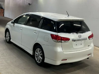 TOYOTA WISH