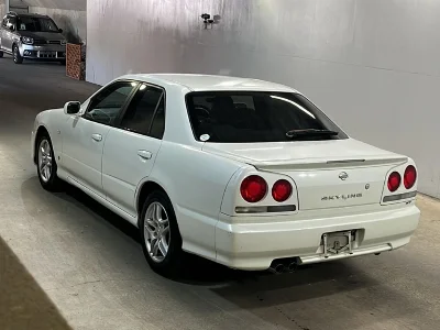 NISSAN SKYLINE