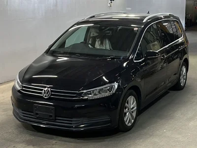 VOLKSWAGEN GOLF TOURAN