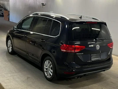 VOLKSWAGEN GOLF TOURAN