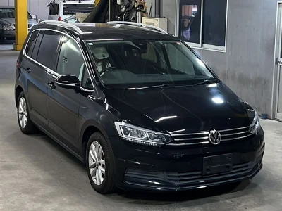 VOLKSWAGEN GOLF TOURAN