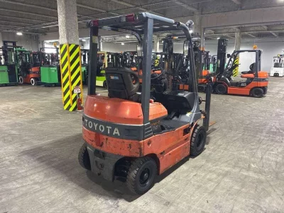TOYOTA  FORKLIFT 