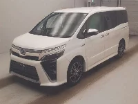 Цена авто Toyota Voxy с аукционов Японии, номер кузова ZWR80W, пробег 127 000, оценка 6