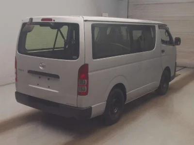 TOYOTA HIACE VAN