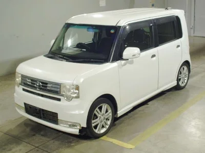 TOYOTA PIXIS SPACE