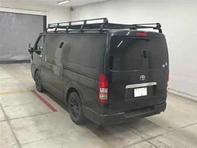 TOYOTA REGIUS VAN