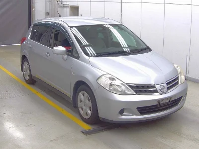 NISSAN TIIDA