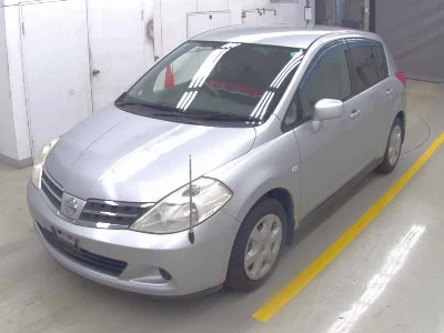 NISSAN TIIDA