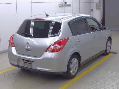 NISSAN TIIDA