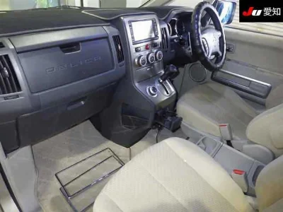 MITSUBISHI DELICA D5