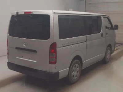 TOYOTA REGIUS VAN