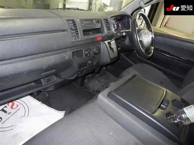 TOYOTA REGIUS VAN