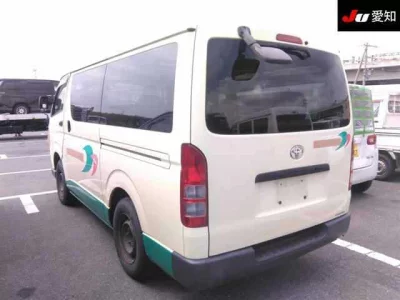 TOYOTA HIACE VAN