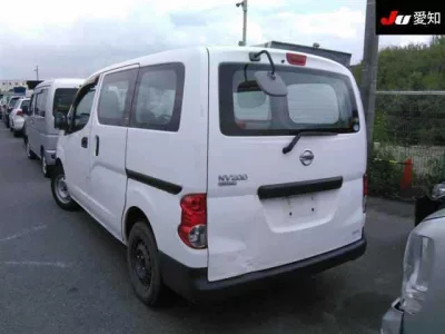 NISSAN NV200