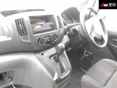 NISSAN NV200