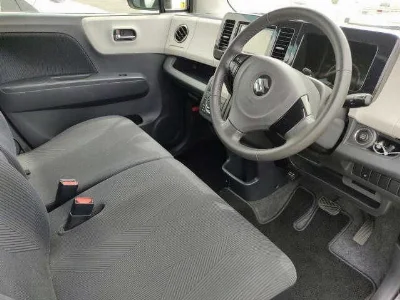 SUZUKI MRWAGON