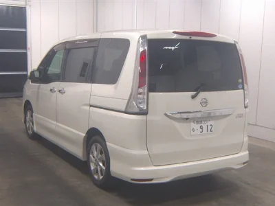 NISSAN SERENA