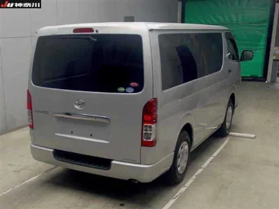 TOYOTA REGIUS VAN