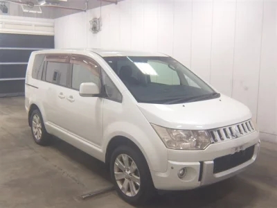 MITSUBISHI DELICA D5