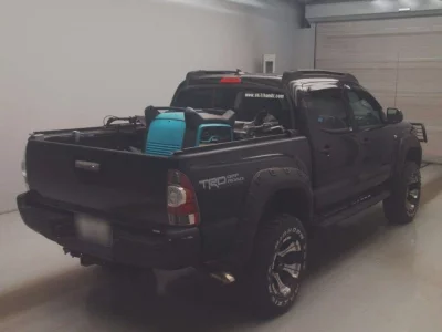 TOYOTA TACOMA