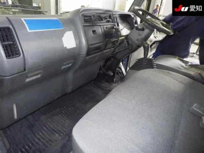 MITSUBISHI CANTER