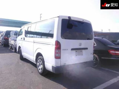 TOYOTA HIACE VAN