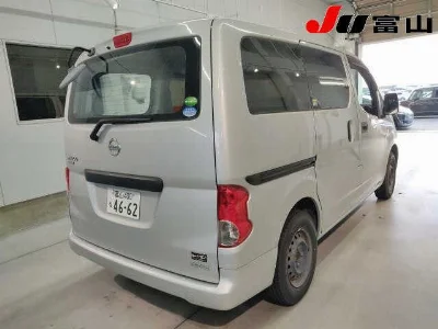 NISSAN NV200
