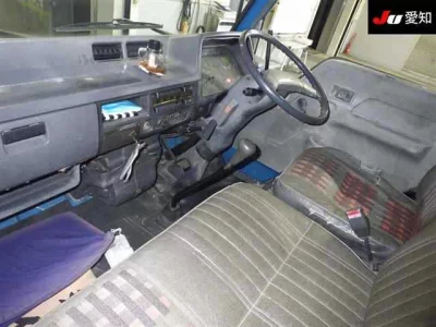 MITSUBISHI CANTER