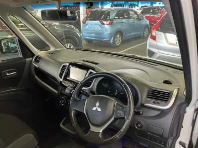 MITSUBISHI DELICA D2