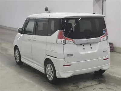 MITSUBISHI DELICA D2