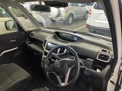 MITSUBISHI DELICA D2