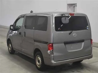 NISSAN NV200