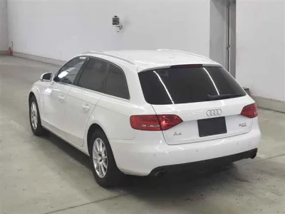 AUDI A4 AVANTE