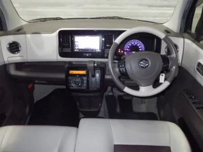 SUZUKI MRWAGON