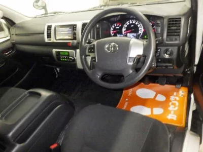 TOYOTA REGIUS VAN