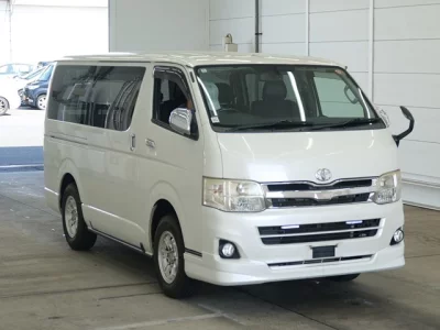 TOYOTA REGIUS ACE VAN