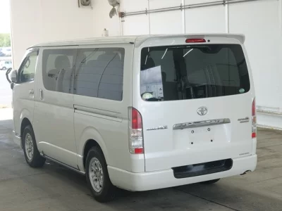 TOYOTA REGIUS ACE VAN