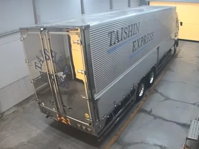NISSAN UD