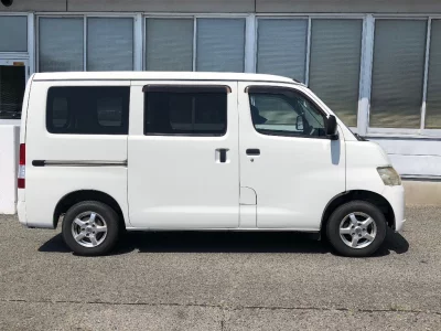 TOYOTA LITE ACE VAN