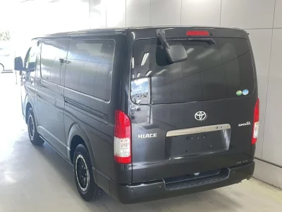 TOYOTA HIACE VAN
