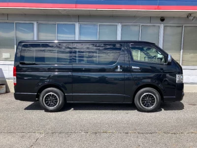 TOYOTA HIACE VAN