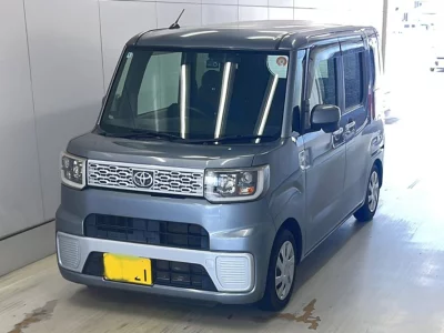 TOYOTA PIXIS MEGA