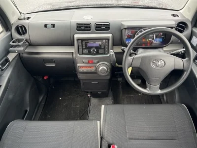 TOYOTA PIXIS SPACE