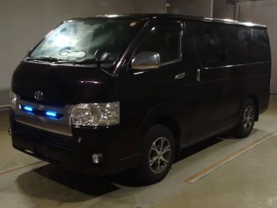 TOYOTA HIACE VAN