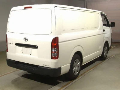 TOYOTA HIACE VAN